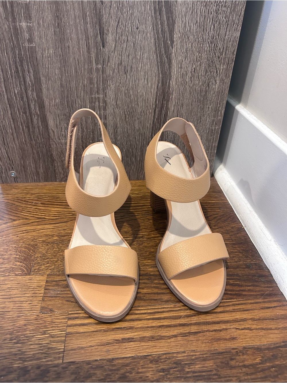Simply Vera wang heels
